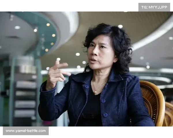 中金女因降薪跳楼事件:工资骤降至,照片曝光引发社会关注(中金高管女下属) 中金女因降薪跳楼事件:工资骤降至,照片曝光引发社会关注(中金高管女下属)